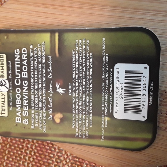 Bamboo Cutting and Serving Board -NEW - Picture 5 of 5